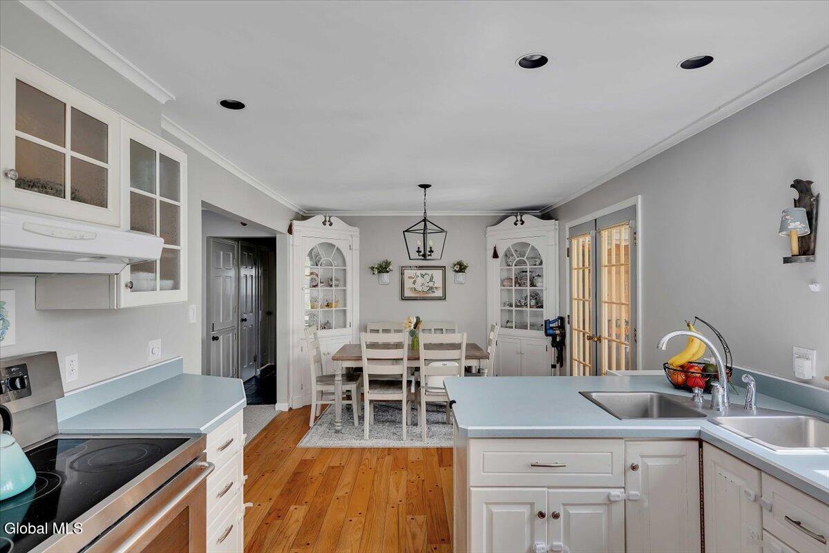 8 Cedar Lane