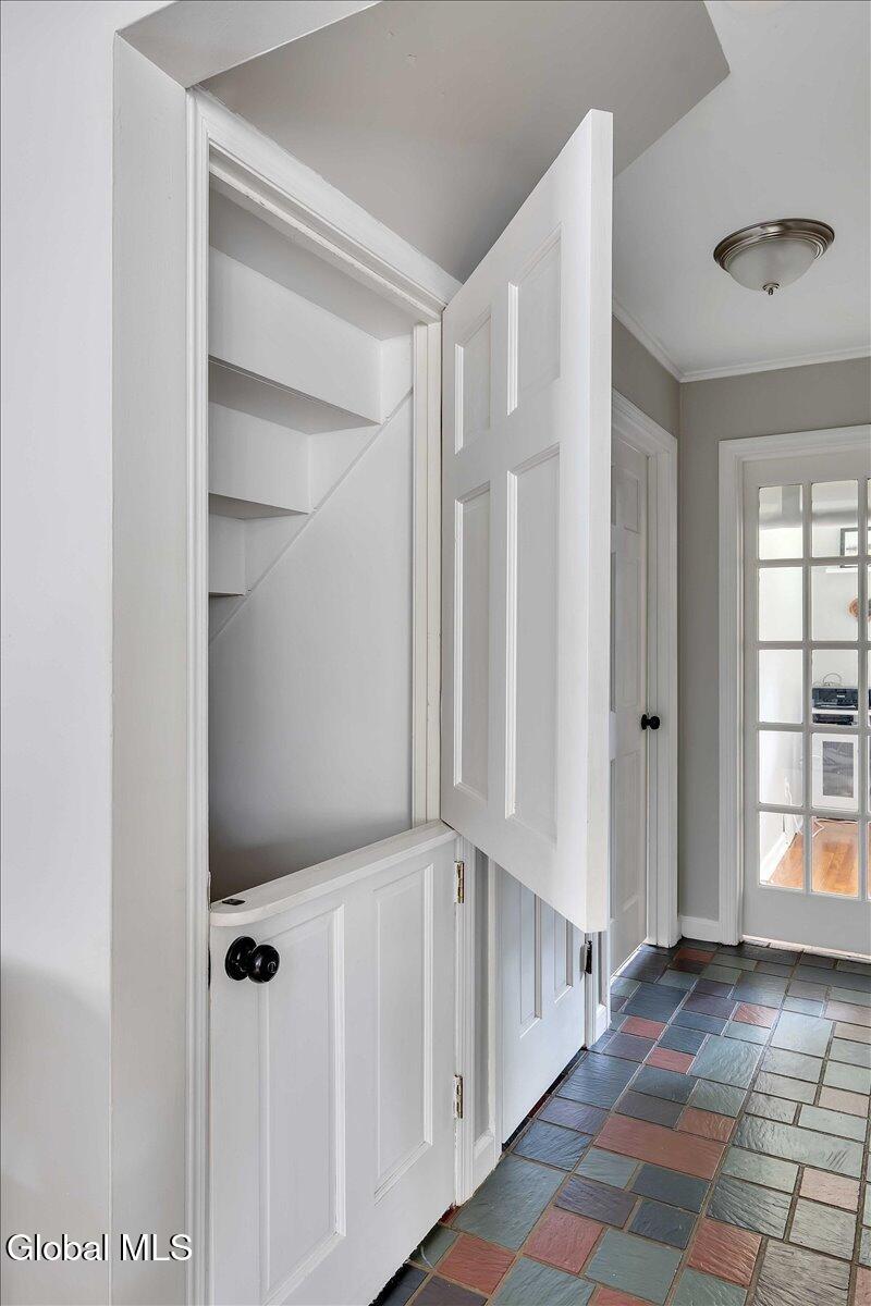 8 Cedar Lane