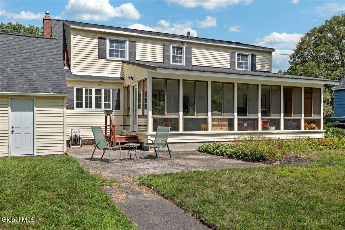 8 Cedar Lane
