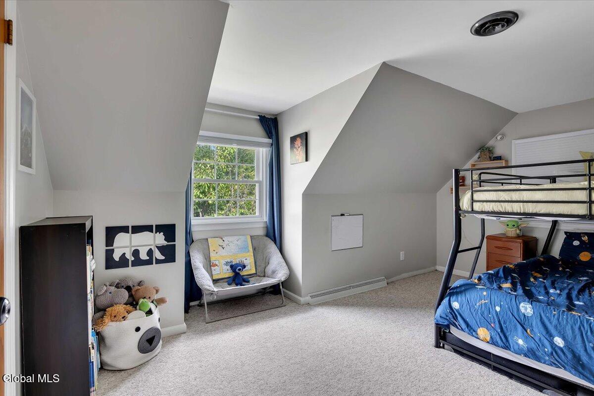 8 Cedar Lane