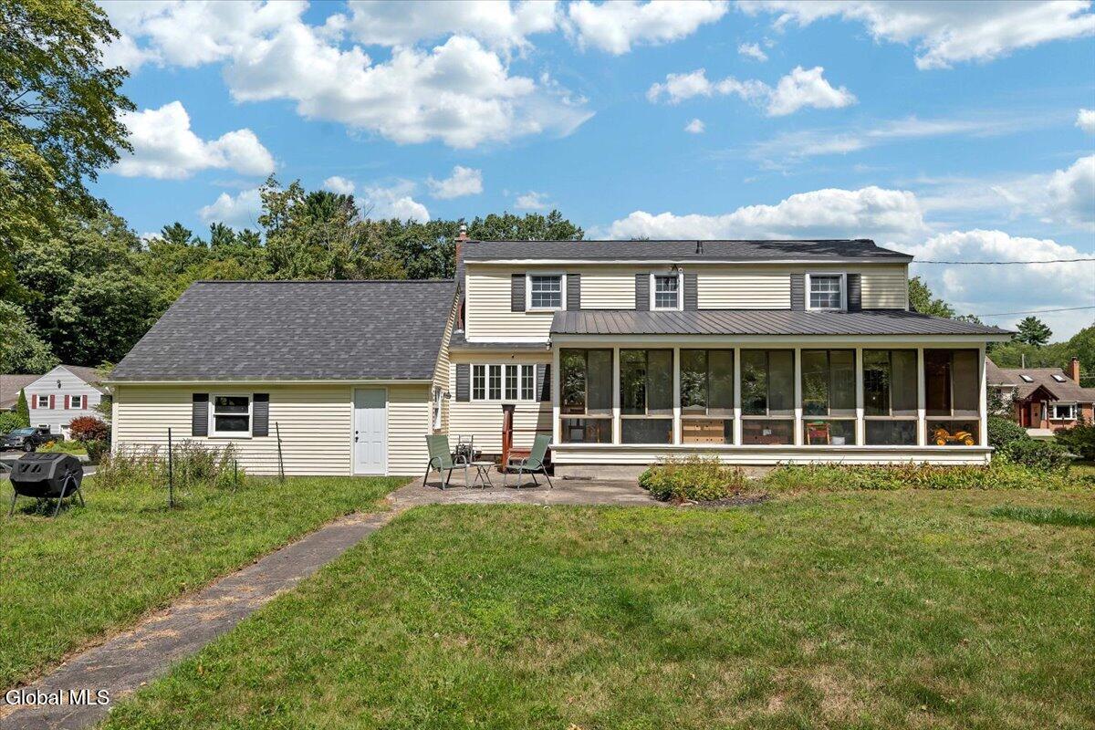 8 Cedar Lane