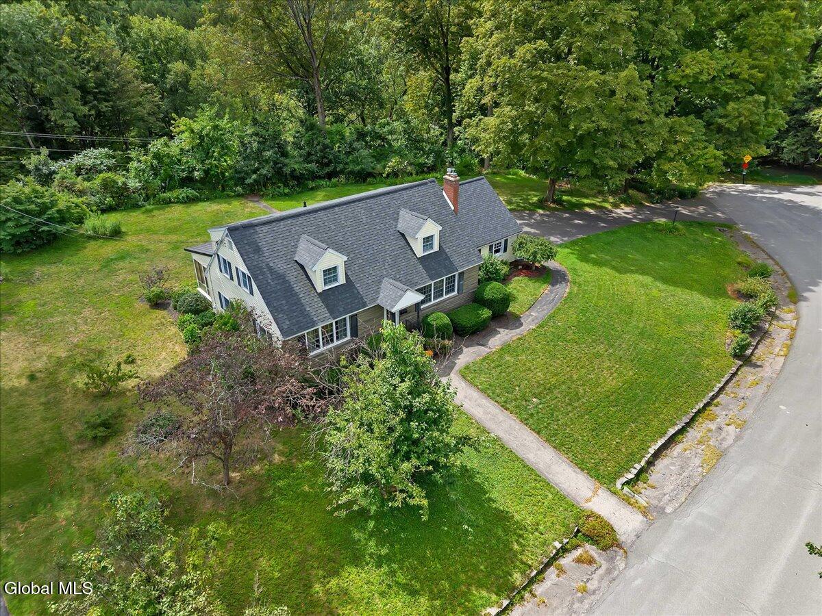 8 Cedar Lane