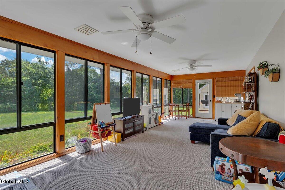 8 Cedar Lane