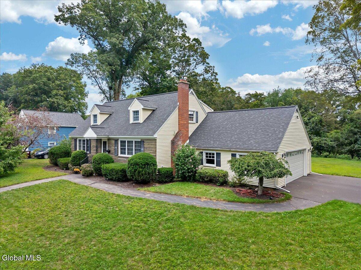 8 Cedar Lane