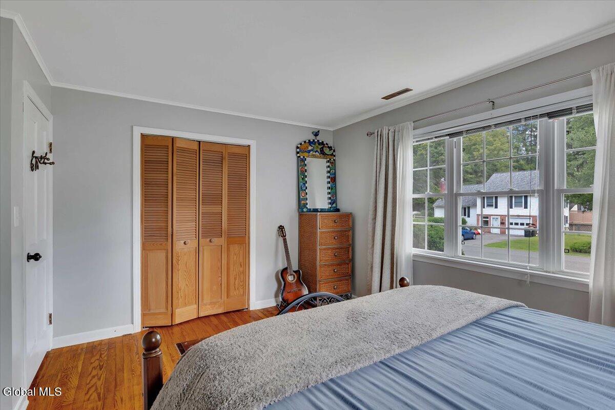 8 Cedar Lane