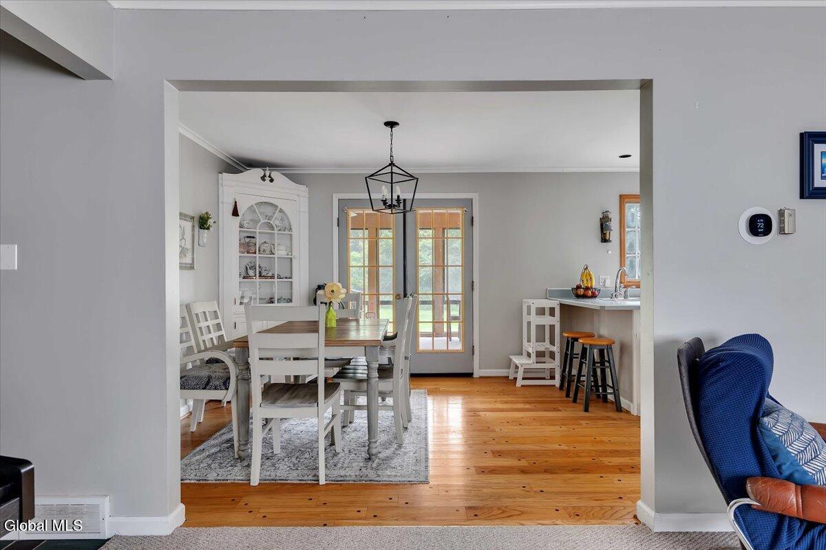 8 Cedar Lane