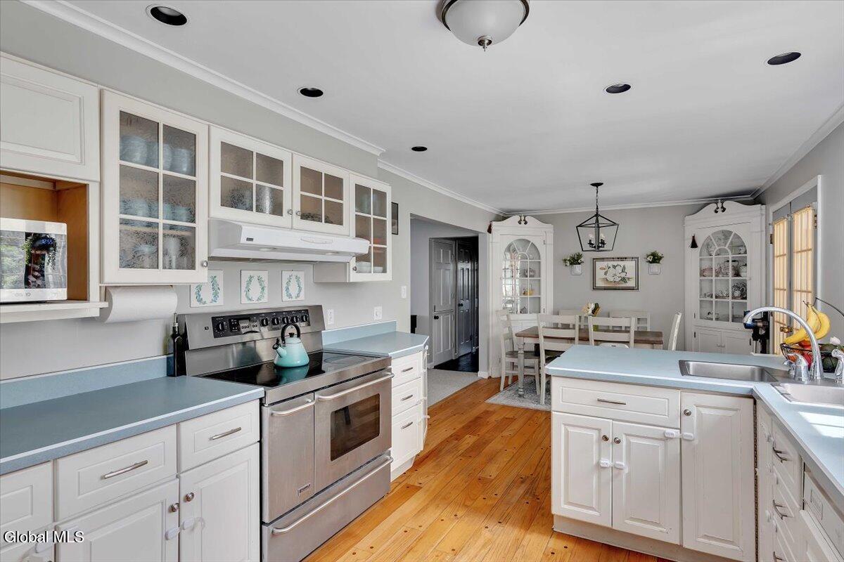 8 Cedar Lane