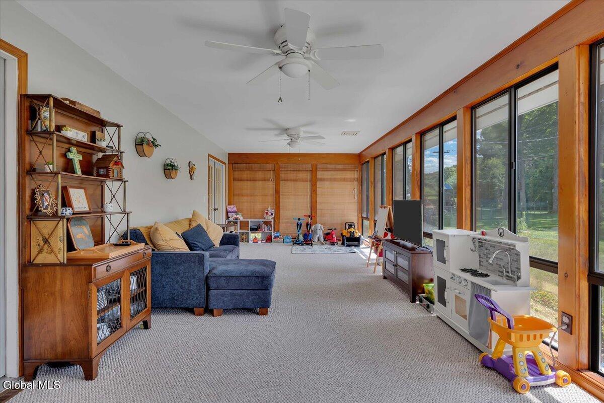 8 Cedar Lane