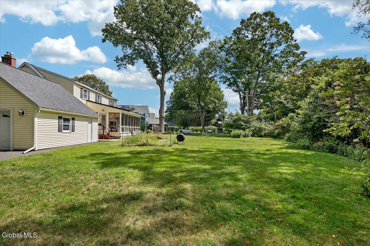 8 Cedar Lane