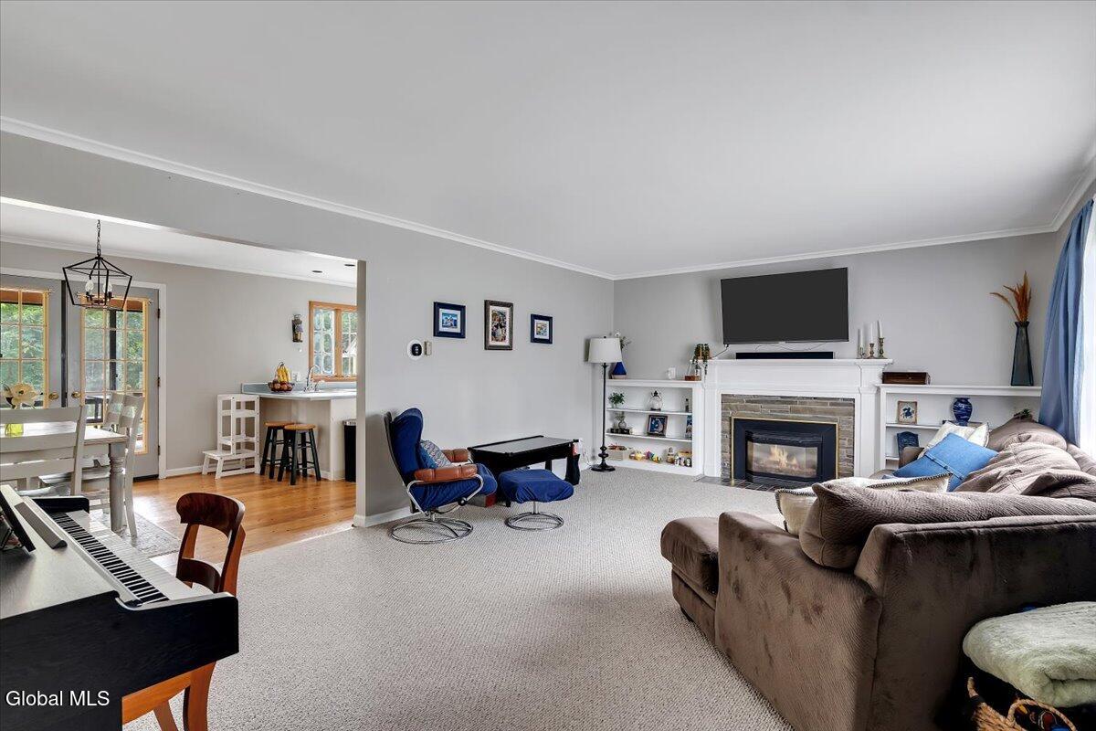 8 Cedar Lane