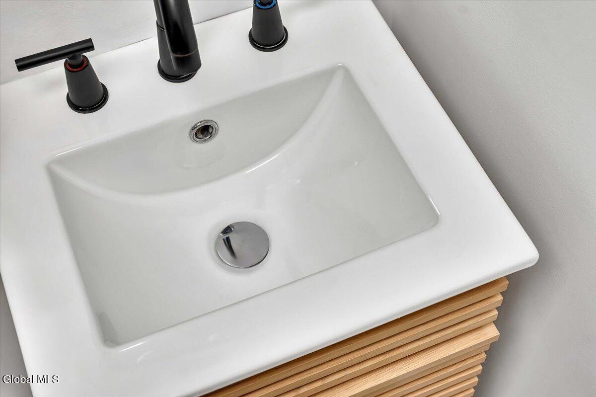 1687 County Highway 107