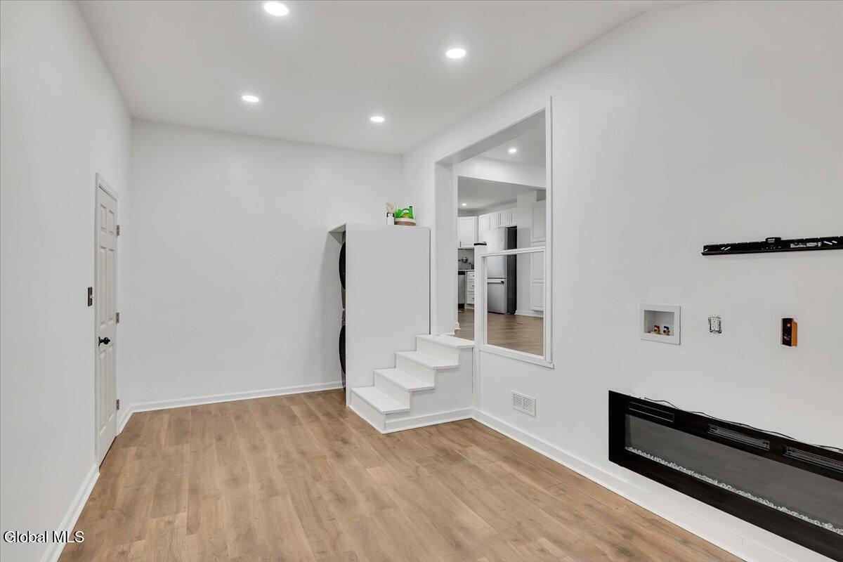 1687 County Highway 107