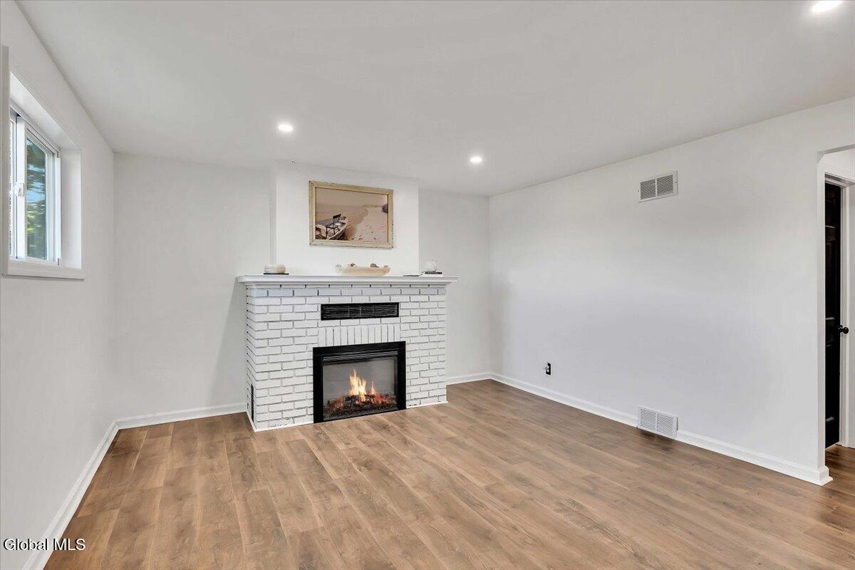 1687 County Highway 107