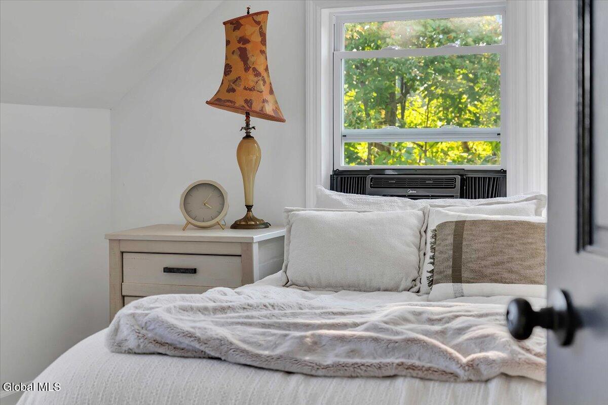 1687 County Highway 107