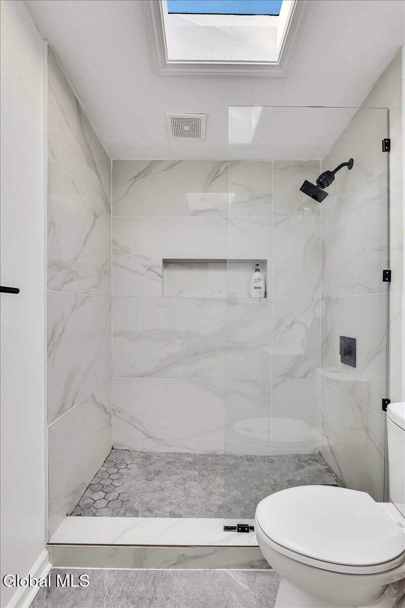 1687 County Highway 107