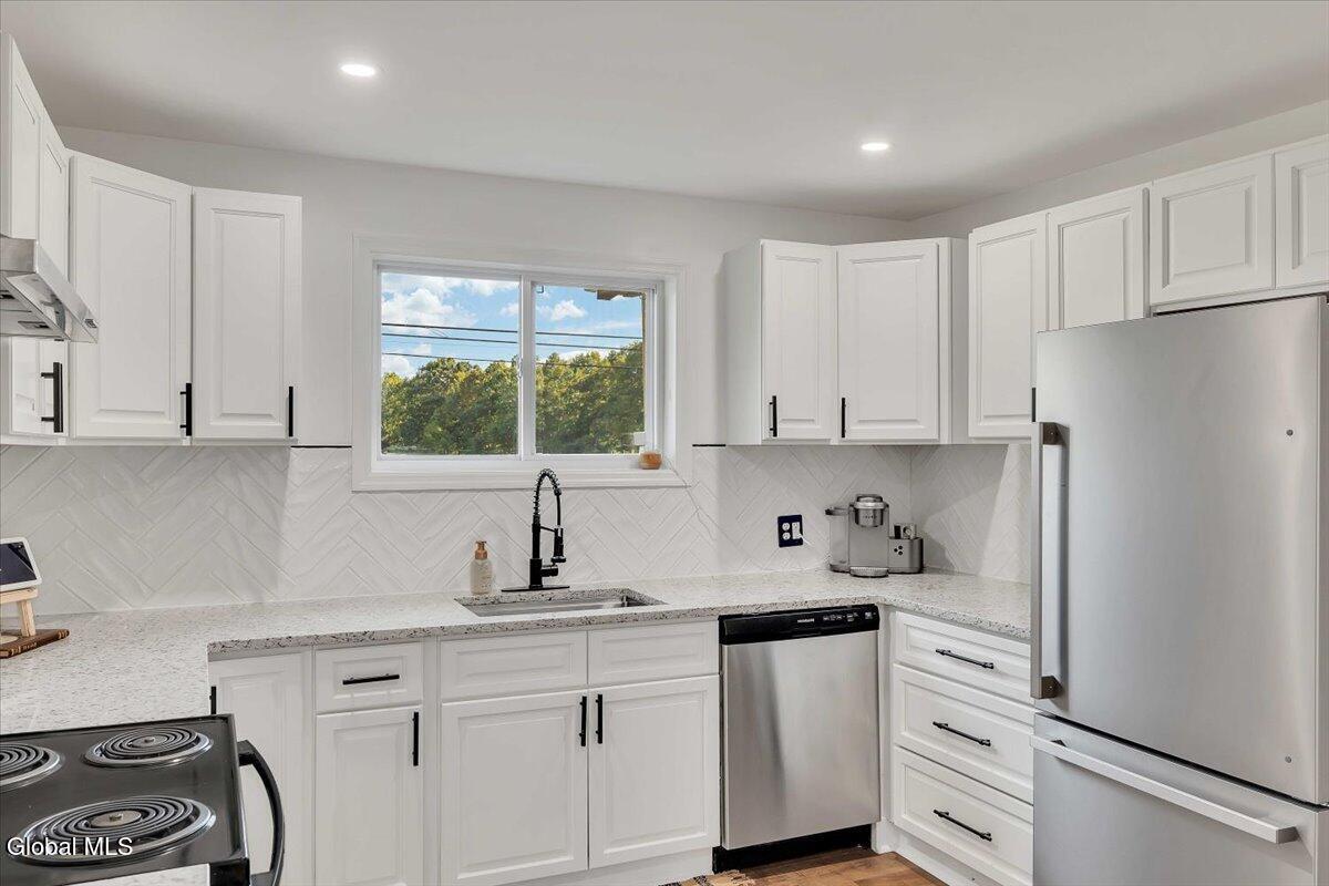 1687 County Highway 107