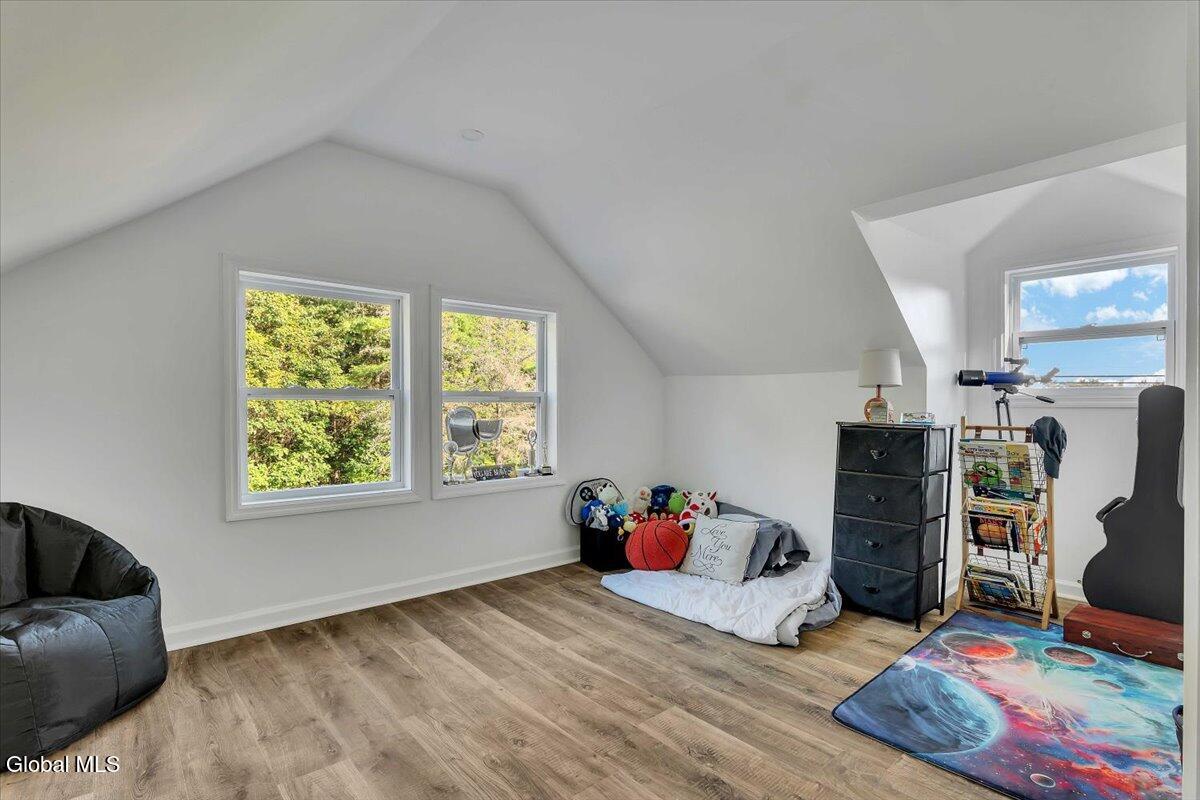 1687 County Highway 107