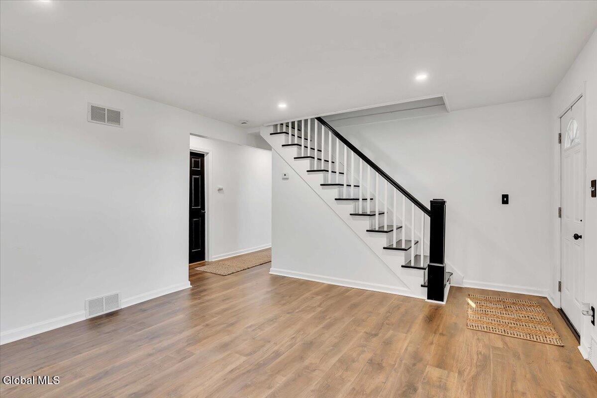 1687 County Highway 107