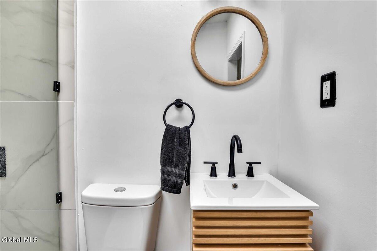 1687 County Highway 107