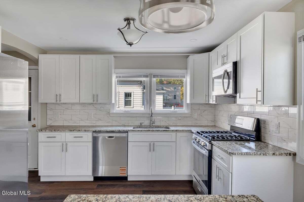 12 Taylor Street, Cohoes