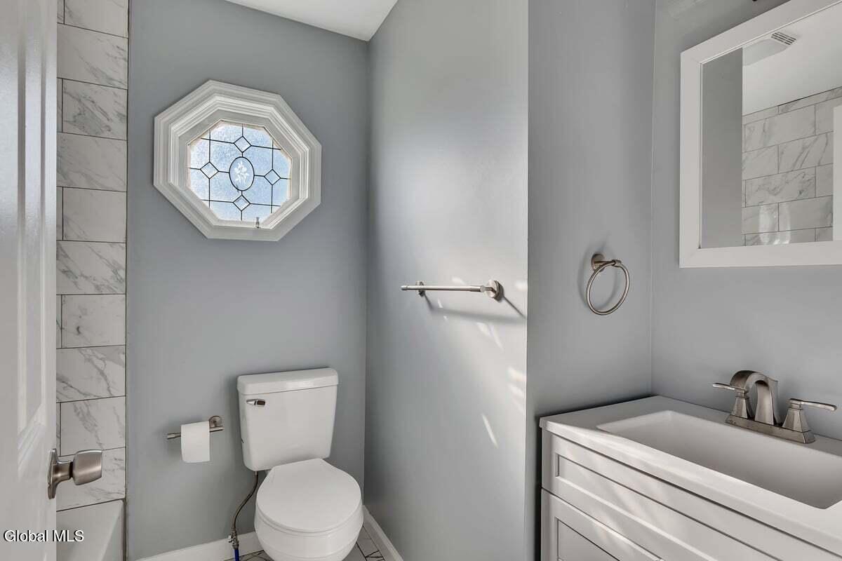 12 Taylor Street, Cohoes