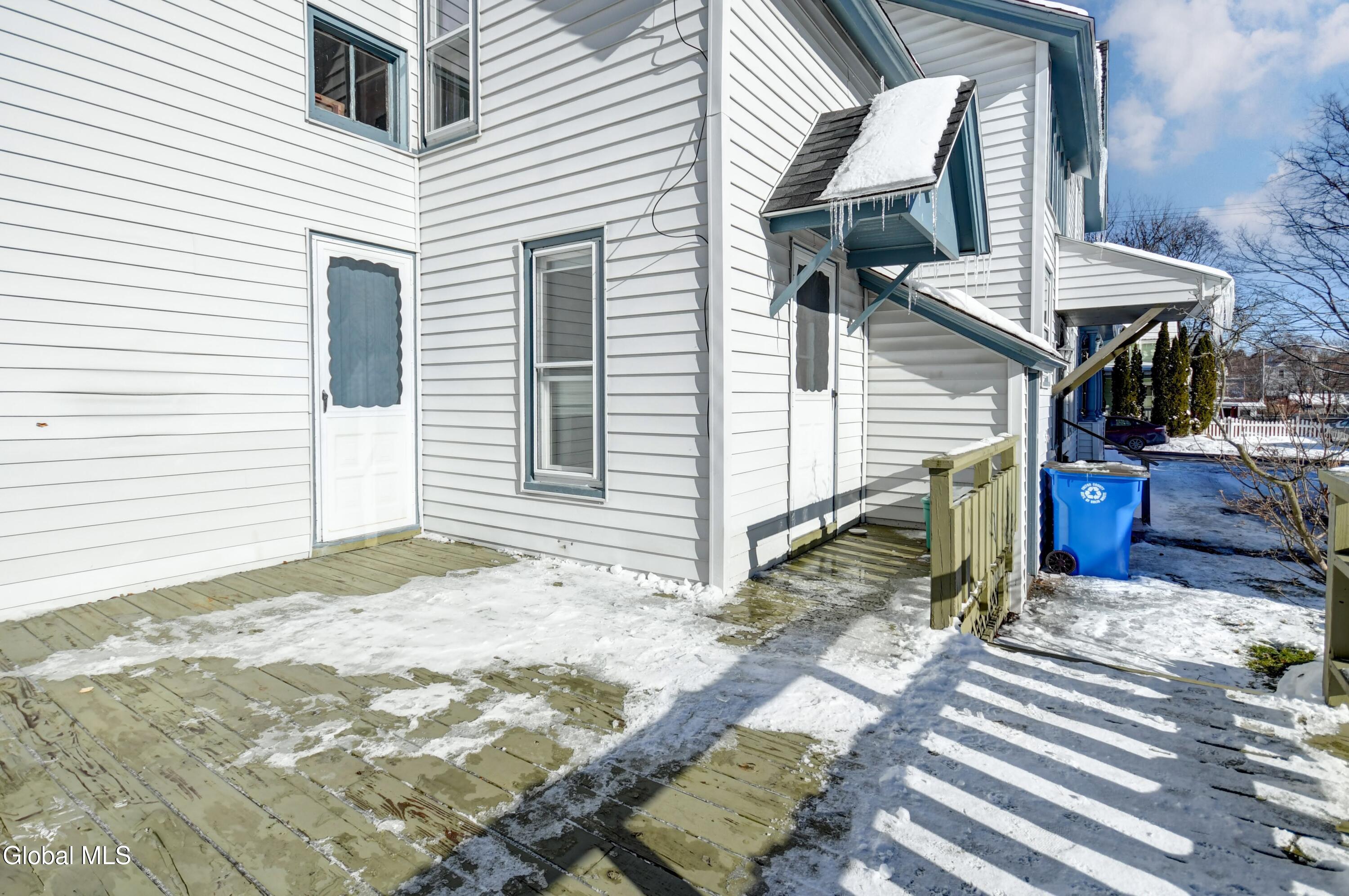21 Willow Street
