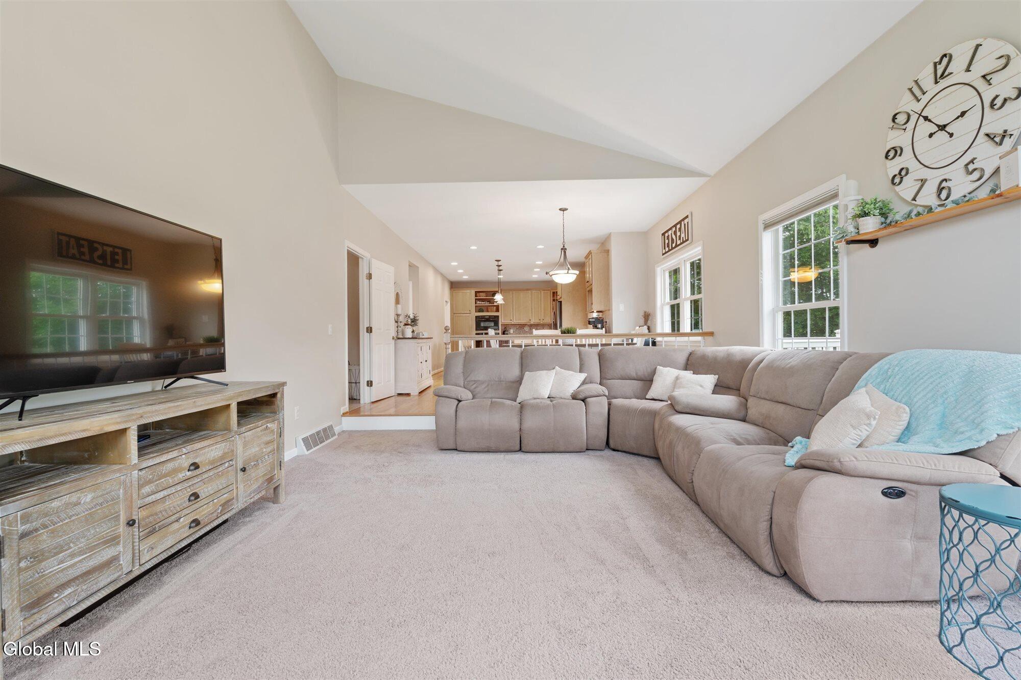 7 Oneida View Drive
