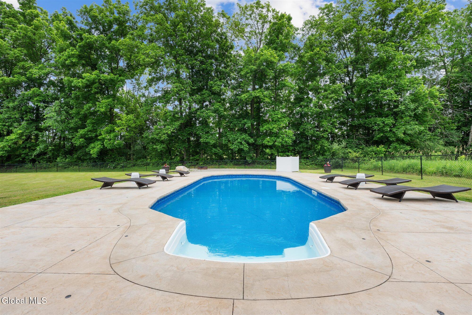 7 Oneida View Drive