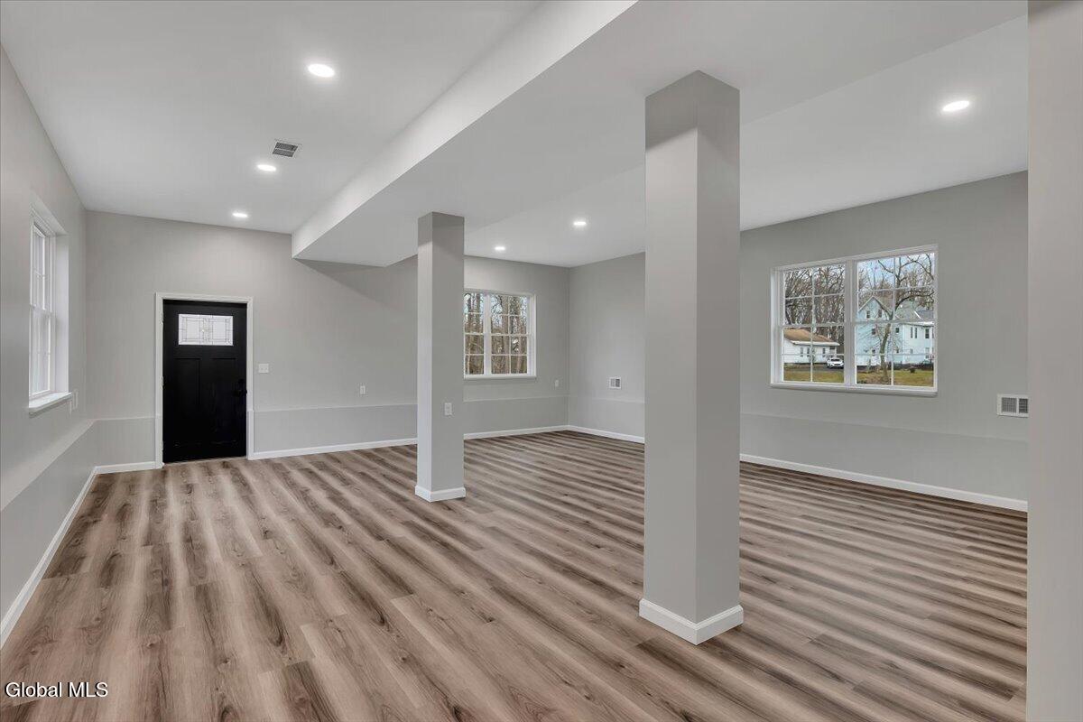 12 Livingston Avenue