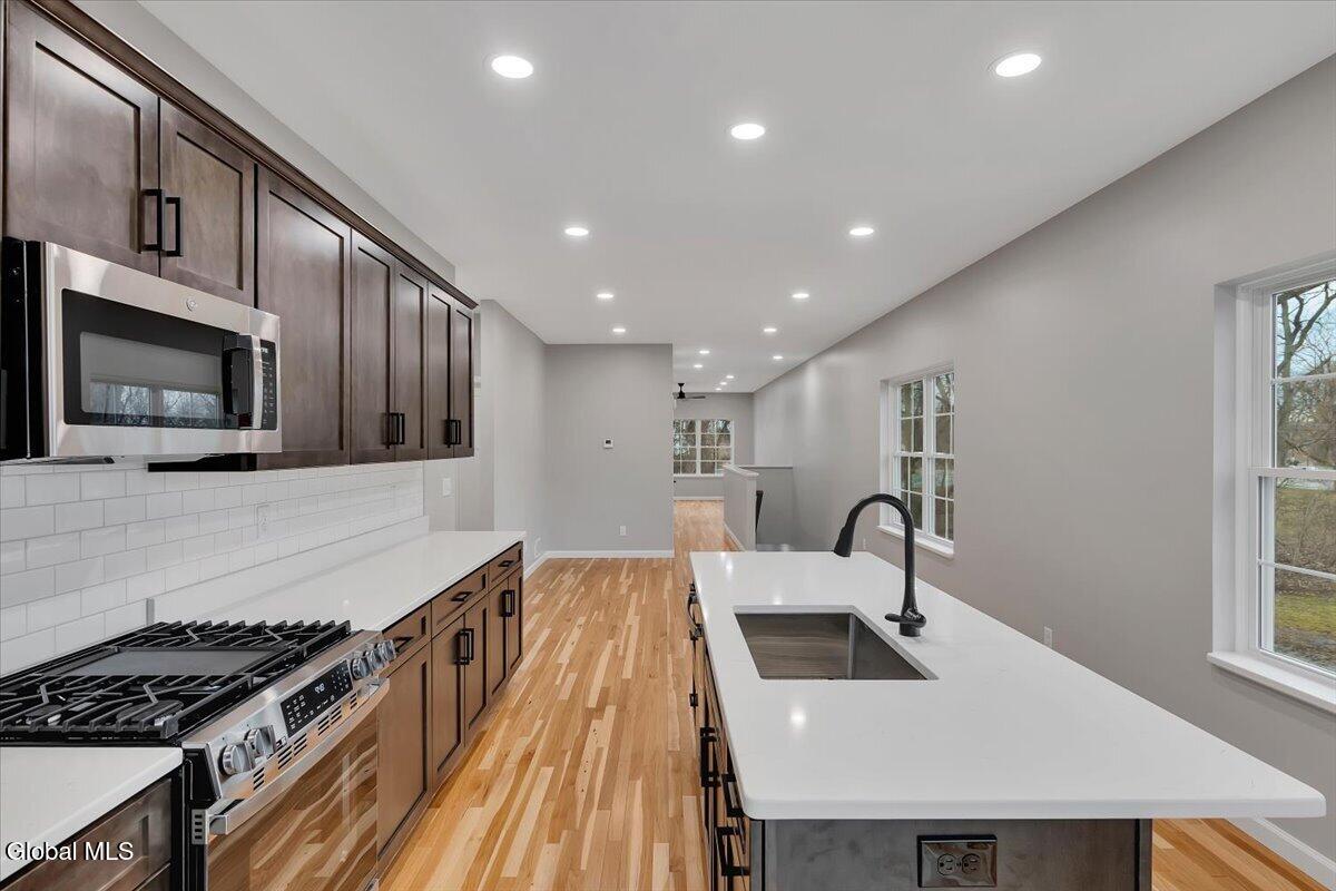 12 Livingston Avenue
