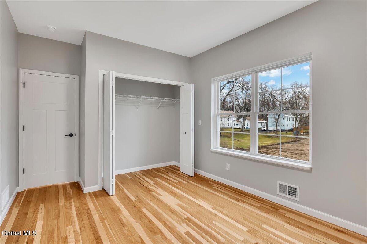 12 Livingston Avenue