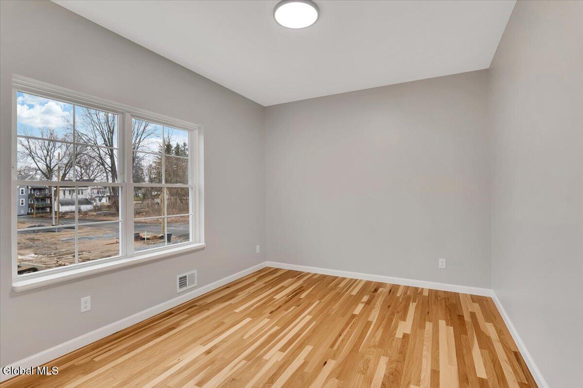 12 Livingston Avenue