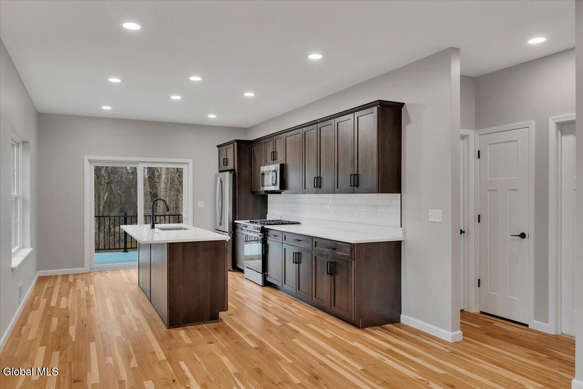 12 Livingston Avenue