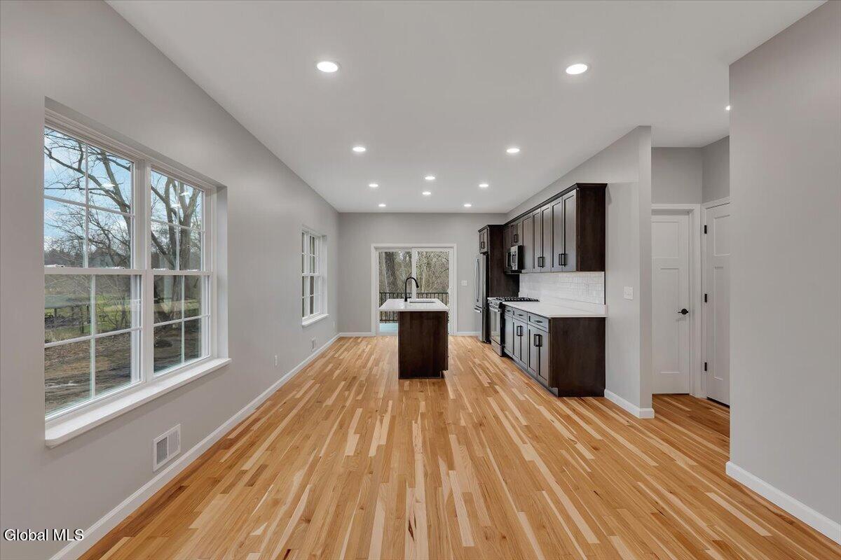 12 Livingston Avenue
