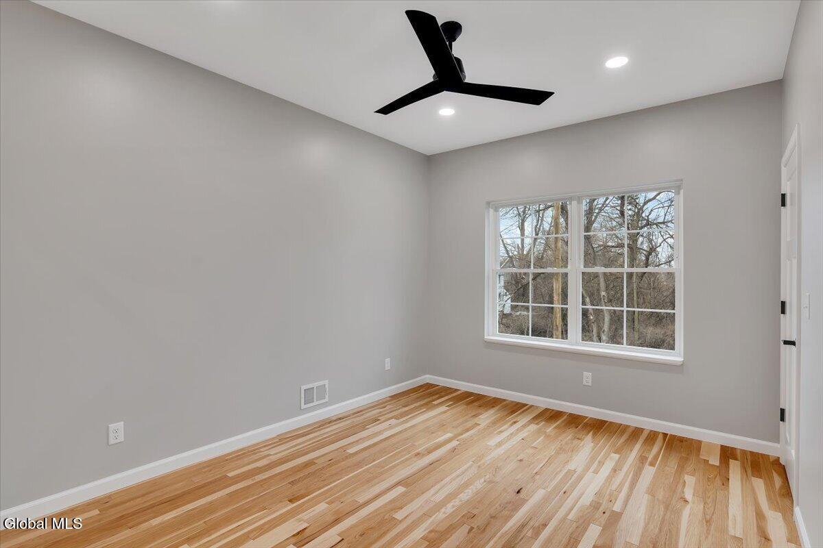 12 Livingston Avenue