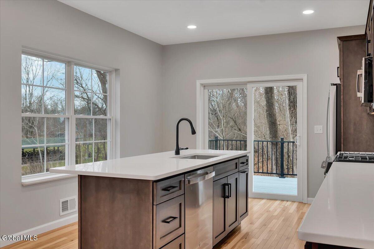 12 Livingston Avenue