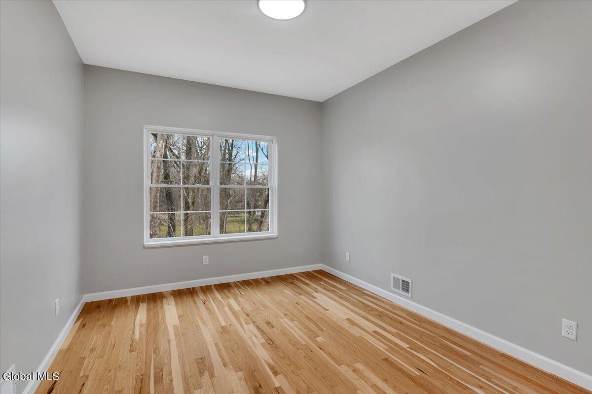 12 Livingston Avenue