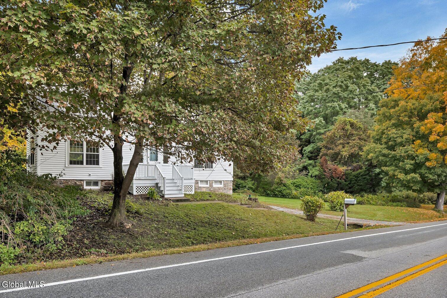 1832 Perth Road