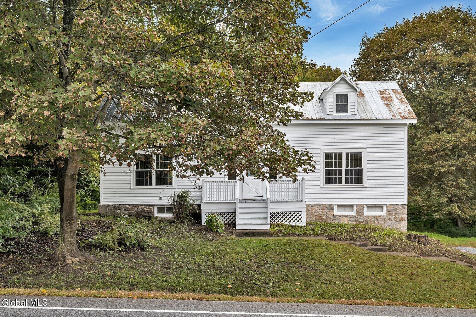 1832 Perth Road