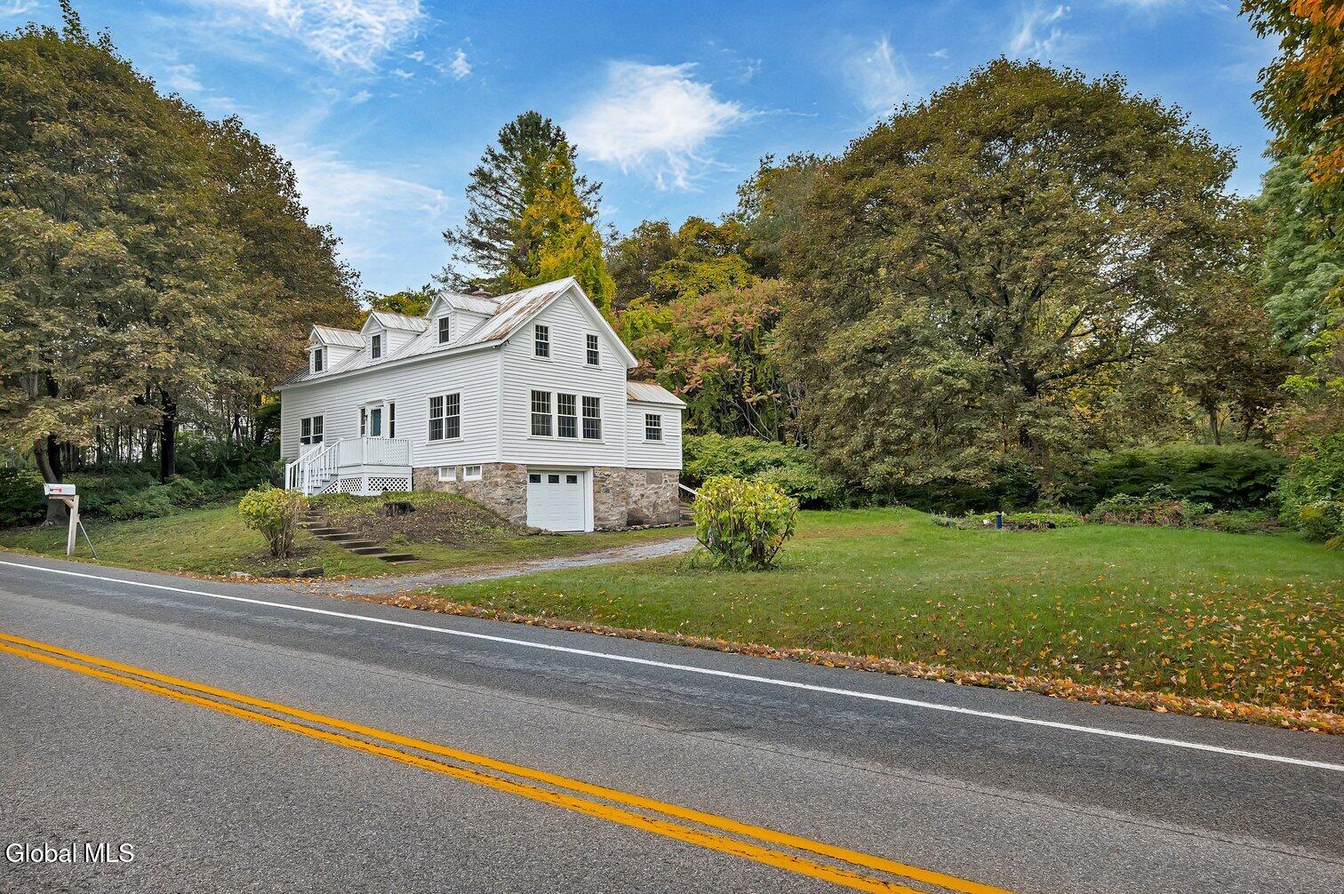 1832 Perth Road