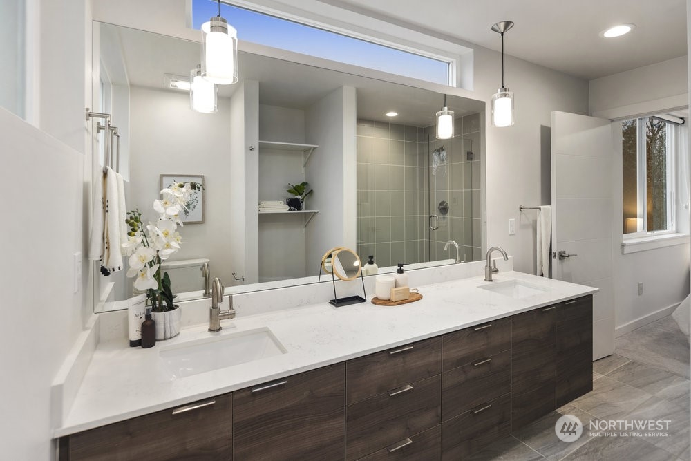 152 21st Avenue E Unit: B