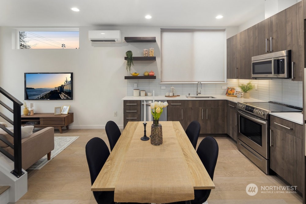 152 21st Avenue E Unit: B