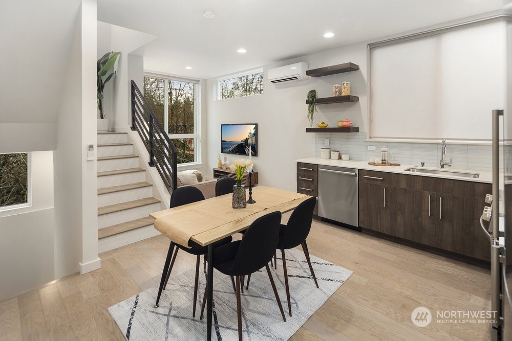 152 21st Avenue E Unit: B