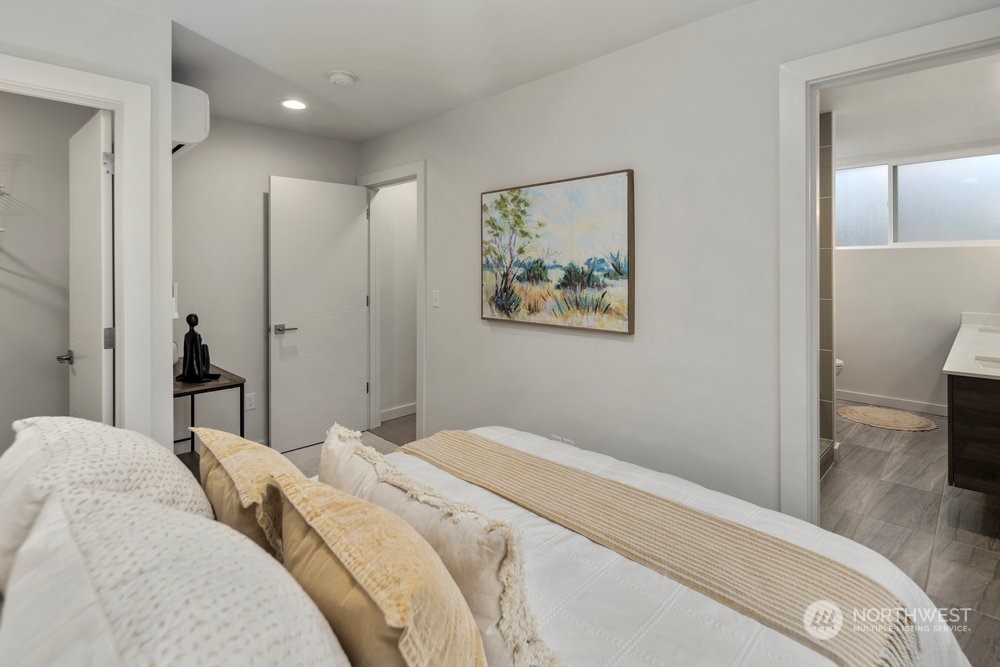 152 21st Avenue E Unit: B