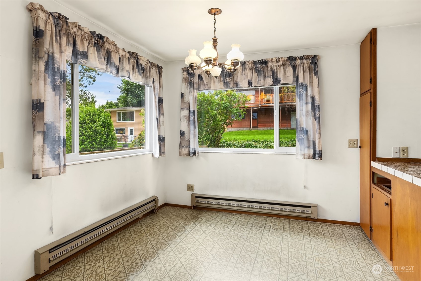 8525 S 123rd Place