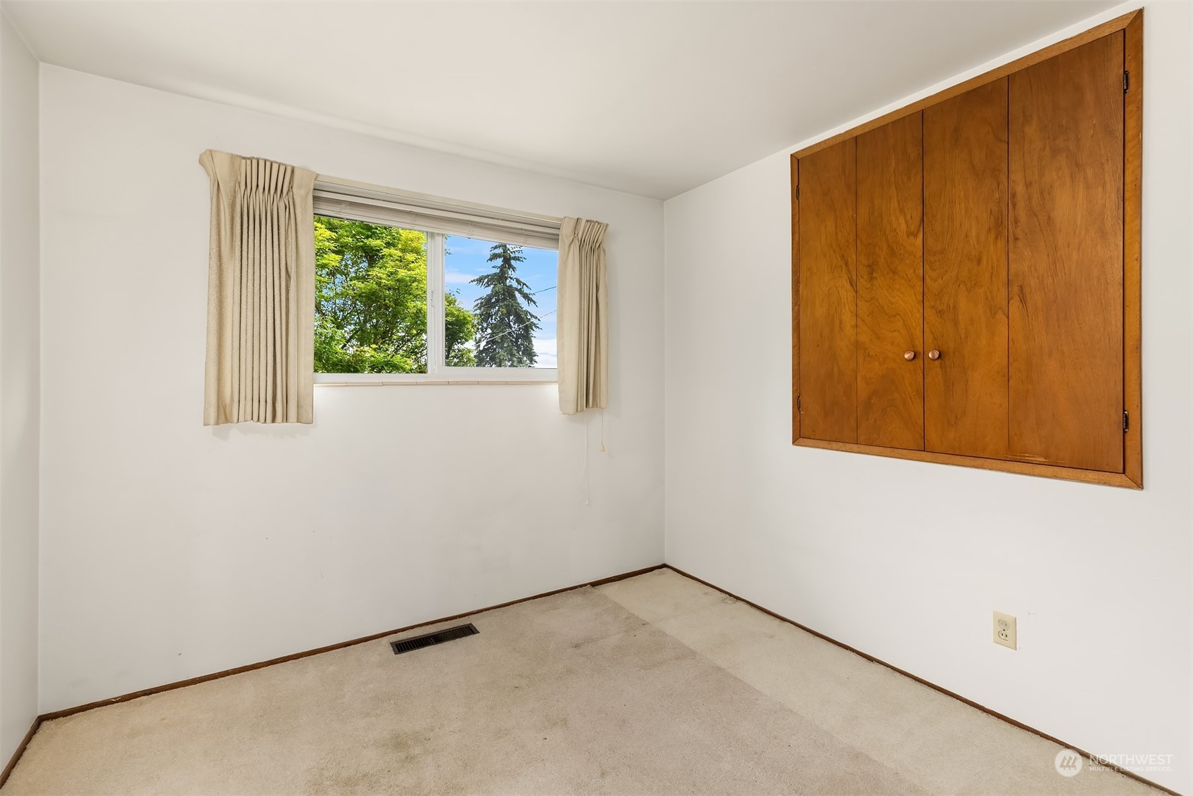 8525 S 123rd Place