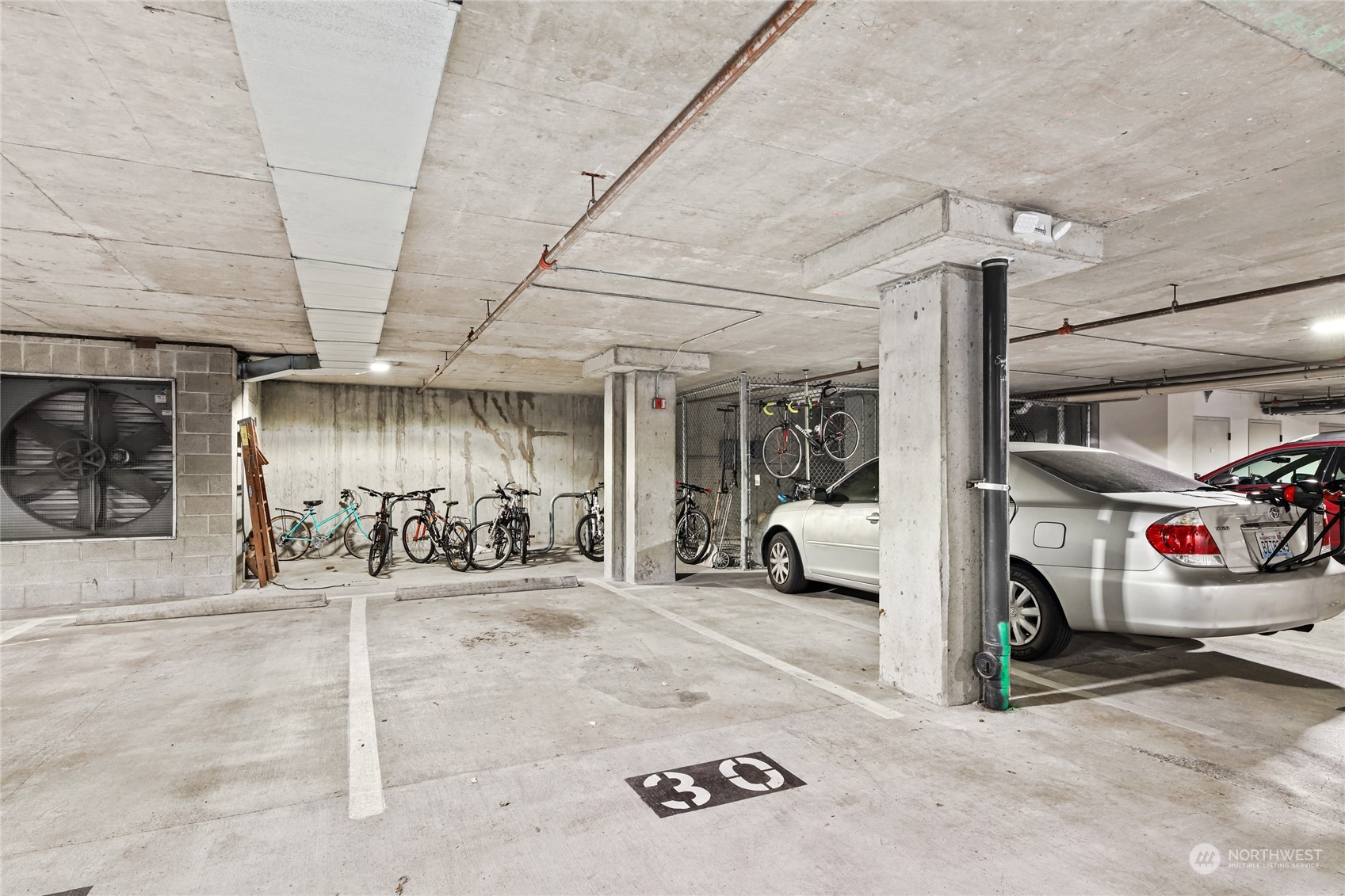 3300 Meridian Avenue N Unit: 304