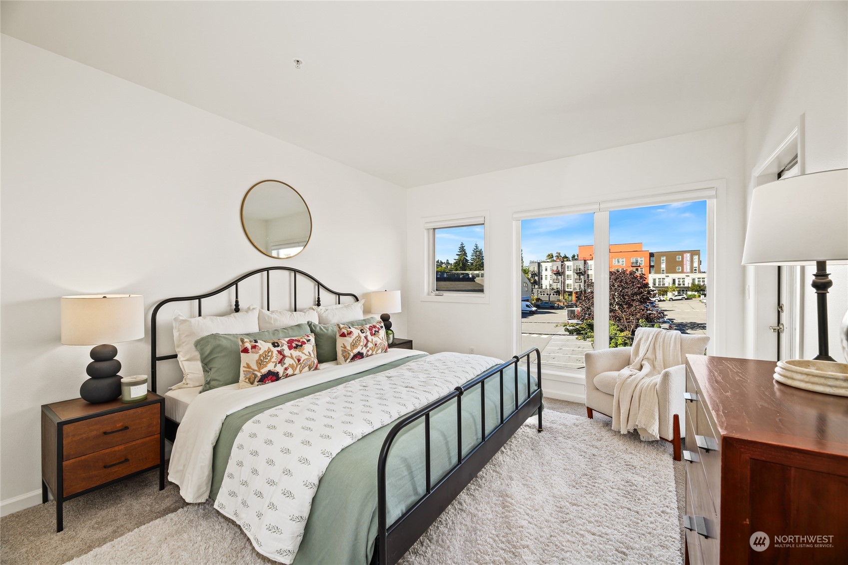 3300 Meridian Avenue N Unit: 304