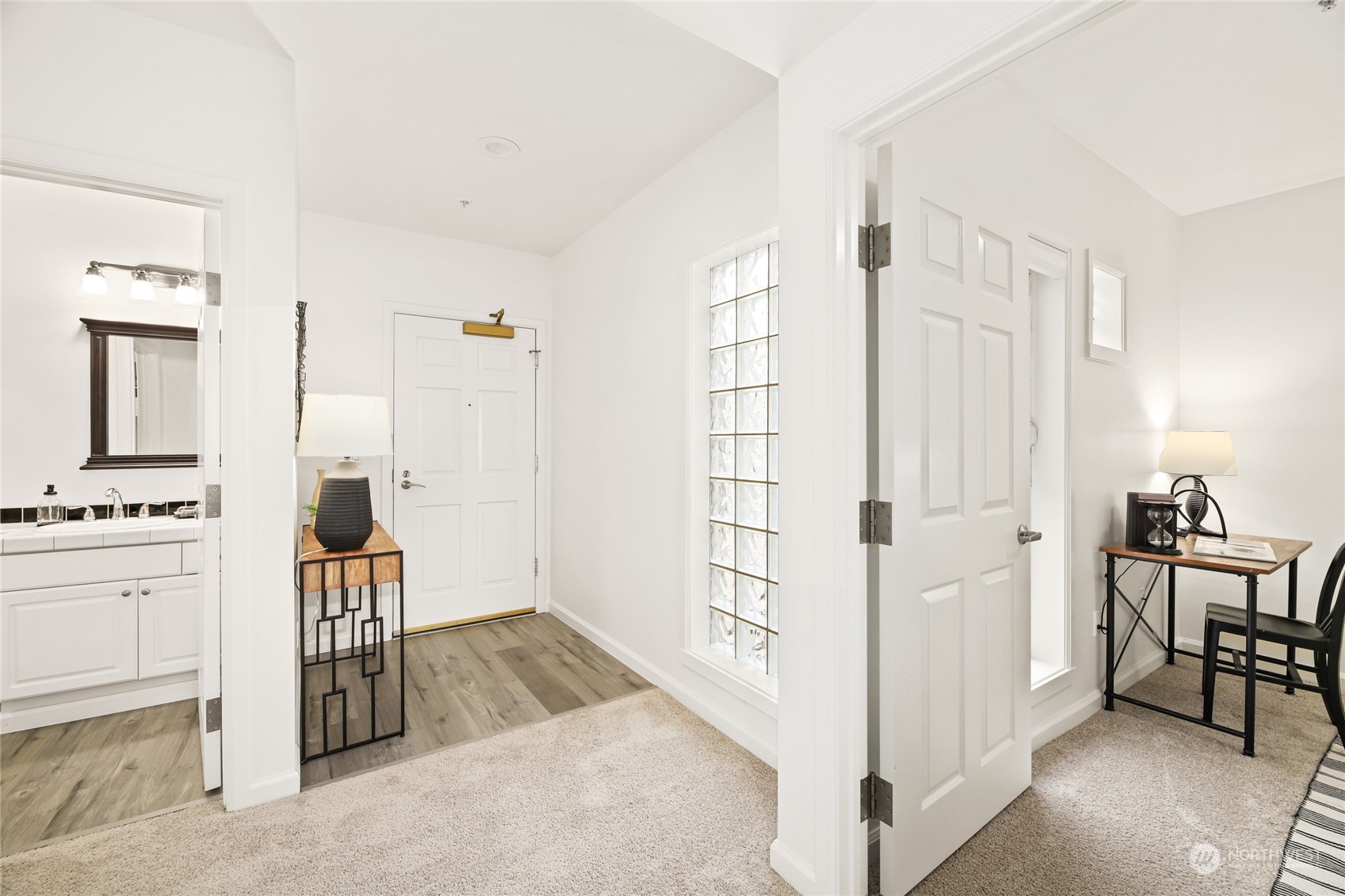 3300 Meridian Avenue N Unit: 304