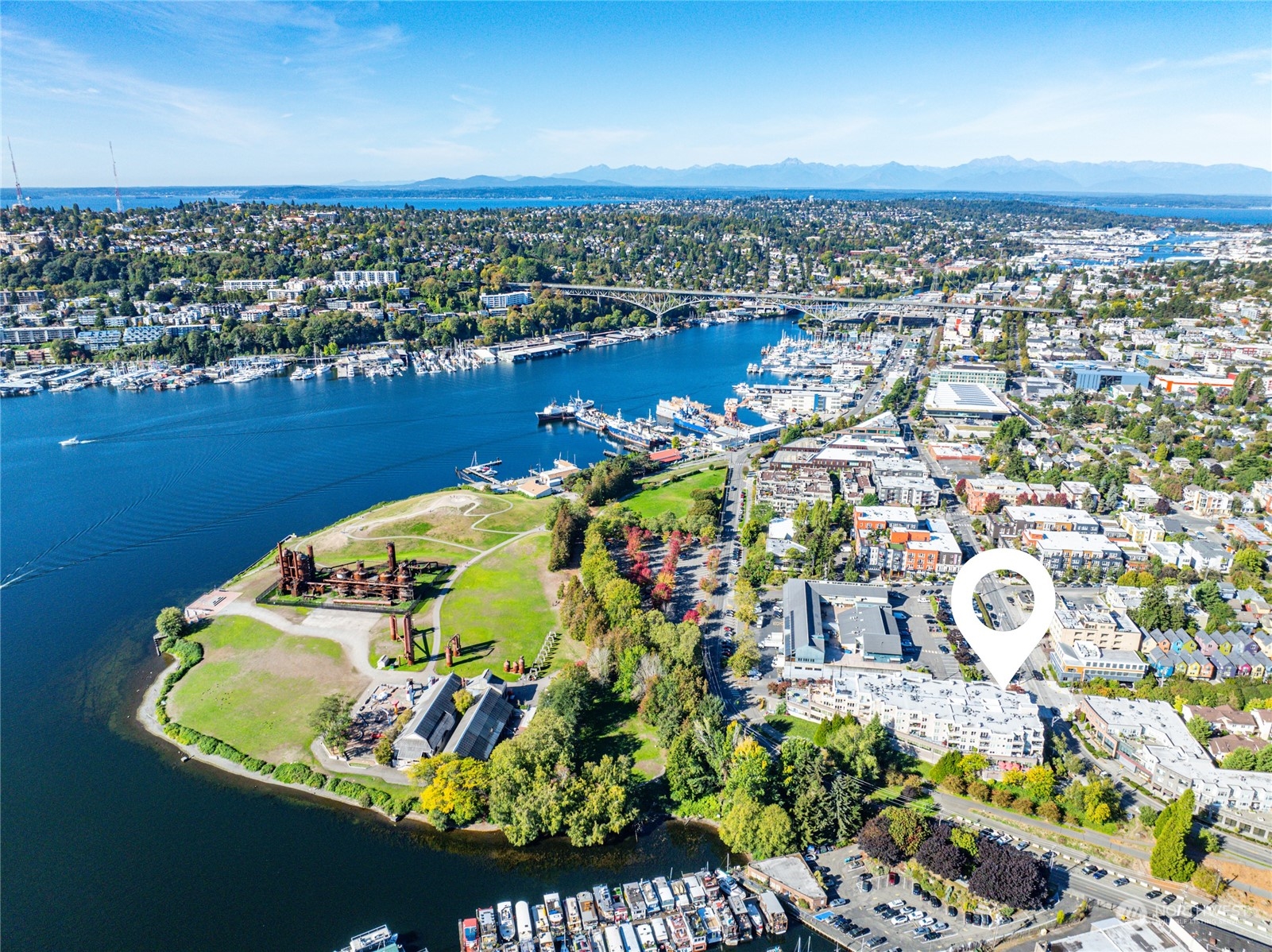 3300 Meridian Avenue N Unit: 304